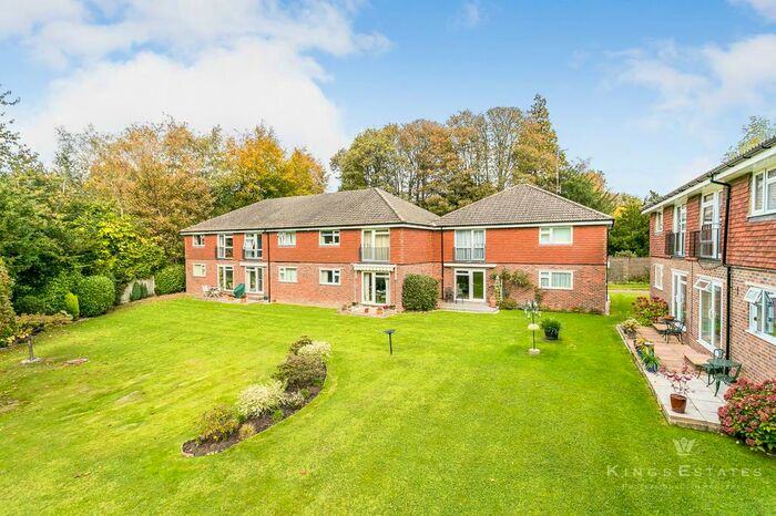 3 Bedroom Maisonette To Rent In Bucklers Close, Tunbridge Wells, TN2