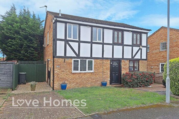 2 Bedroom Semi-Detached House For Sale In Lesbury Close, Luton, LU2