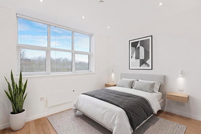 1 Bedroom Flat To Rent In **Limited Offer: £. Rent Contribution - Sunrise Parkway, Milton Keynes, MK14