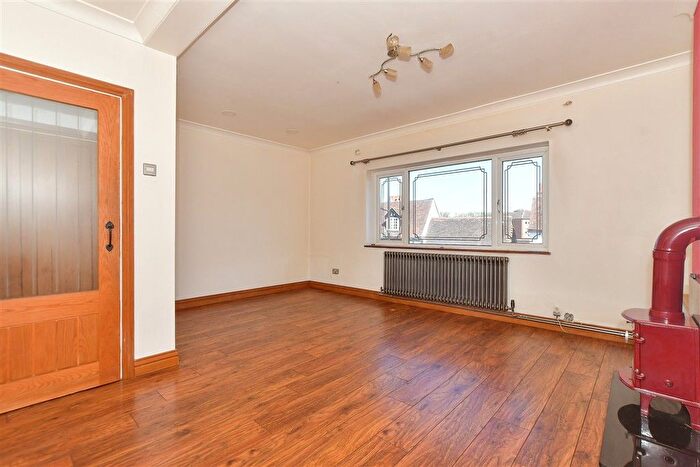 2 Bedroom Flat For Sale In High Street, Hornchurch, Essex, RM12