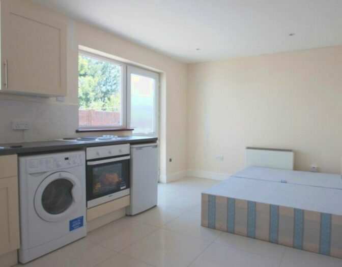 Studio To Rent In Thorverton Road, Cricklewood, NW2