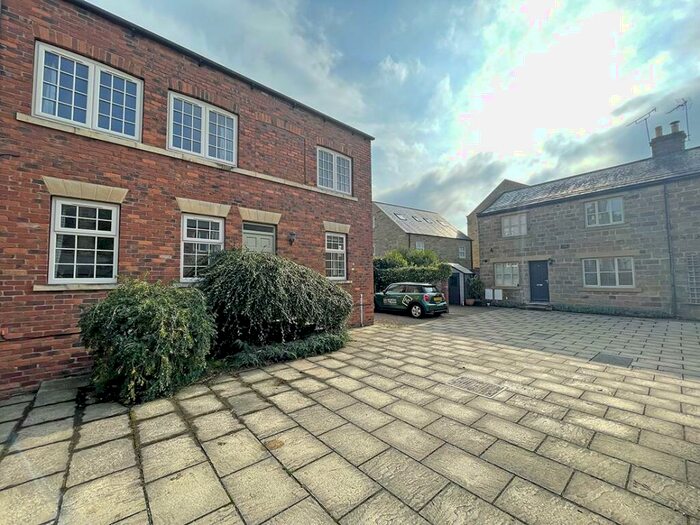 2 Bedroom House To Rent In Regent Court, Harrogate, HG1