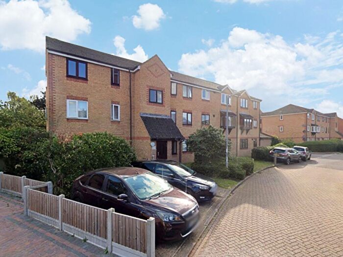 1 Bedroom Flat For Sale In Danbury Crescent, South Ockendon, Essex, RM15
