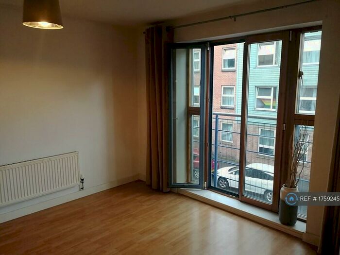 2 Bedroom Flat To Rent In Leadmill Court, Sheffield, S1