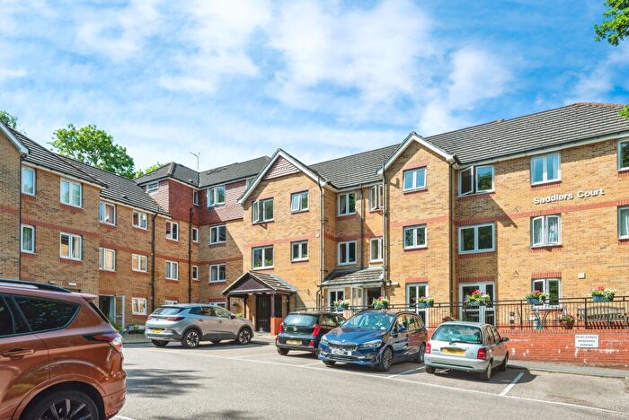 1 Bedroom Apartment For Sale In South Street, Surrey, KT18
