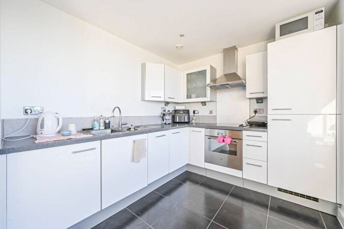1 Bedroom Flat To Rent In Western Gateway, Royal Docks, London, E16