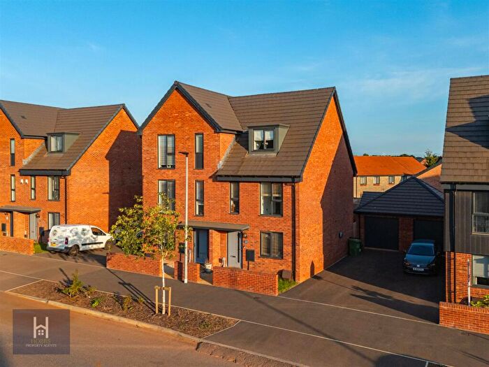 3 Bedroom Semi-Detached House For Sale In Dowsell Way, Yate, BS37