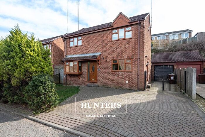 3 Bedroom Detached House For Sale In The Poplars, Knottingley, WF11