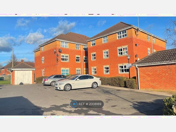 2 Bedroom Flat To Rent In Botham Drive, Slough, SL1