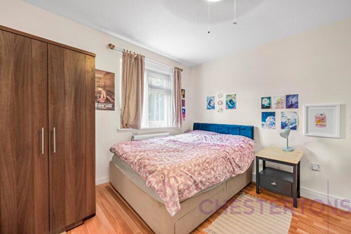 4 Bedroom End Of Terrace House To Rent In Sheldrake Close, Silvertown, E16