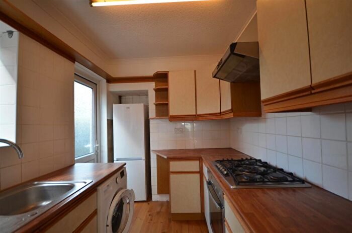 1 Bedroom Flat To Rent In Honeypot Lane, Stanmore, HA7