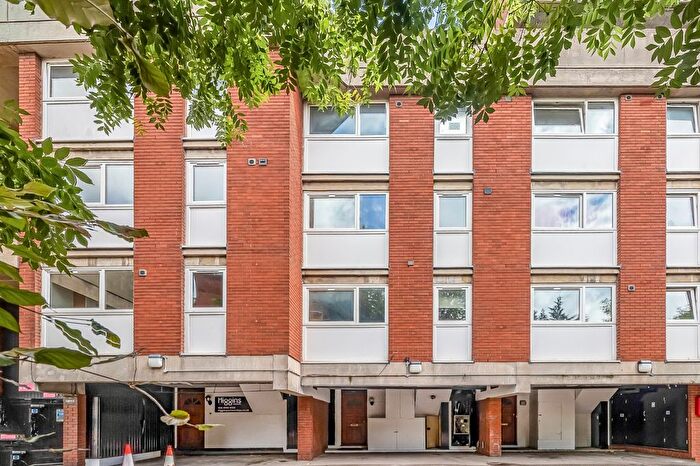 4 Bedroom Flat For Sale In Bakers Field, Holloway, London, N7