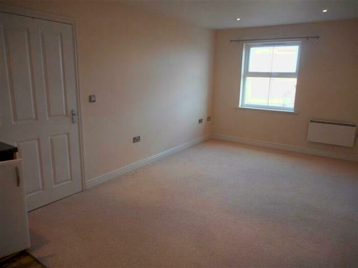 1 Bedroom Flat To Rent In Carlton Boulevard, Lincoln, LN2