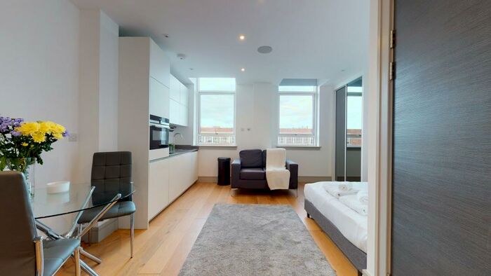 Studio To Rent In Lawrence Road, N15