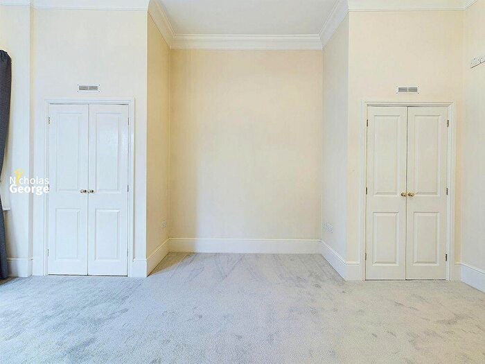 2 Bedroom Flat To Rent In Manor House, Wake Green Rd, Moseley, B13