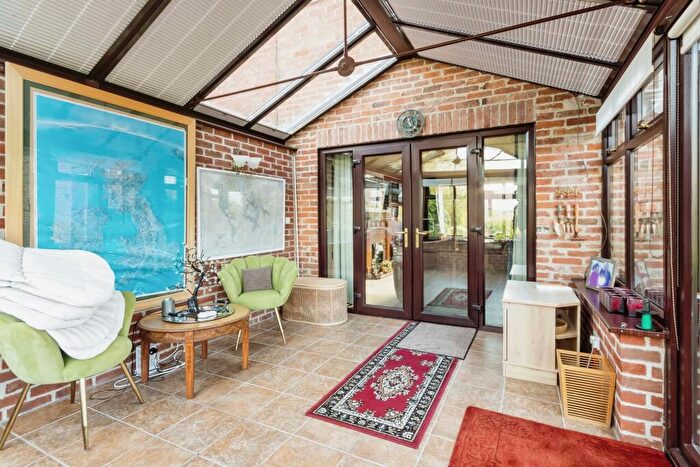 4 Bedroom Detached House For Sale In Old Moat Court, Nottingham, NG12