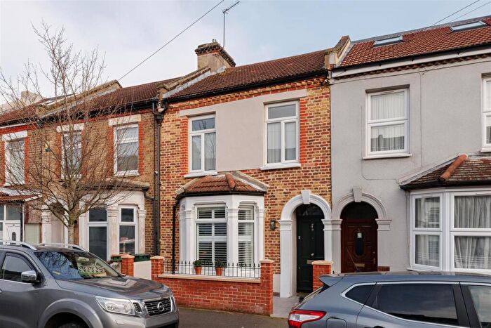 3 Bedroom House For Sale In Stork Road, Forest Gate, E7