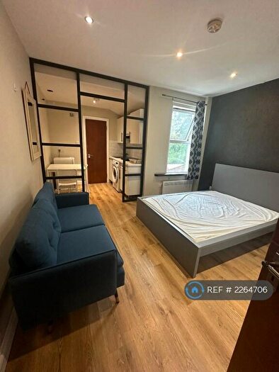 Studio To Rent In Stanley Grove, Croydon, CR0