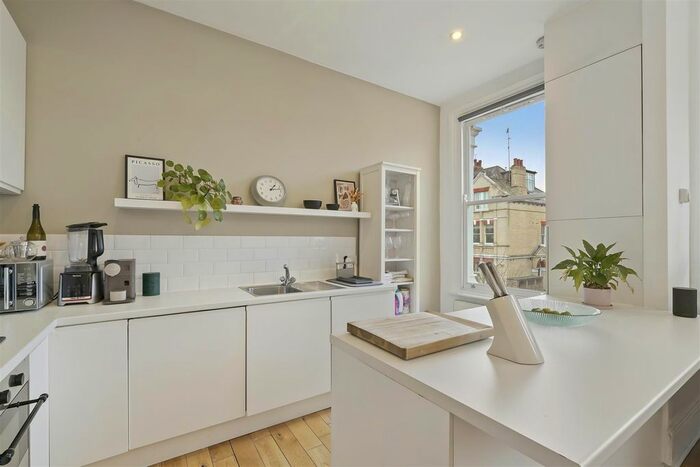 2 Bedroom Flat To Rent In Ribblesdale Road, London, N8