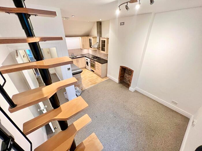 1 Bedroom Flat To Rent In Mercers Row, Northampton, NN1