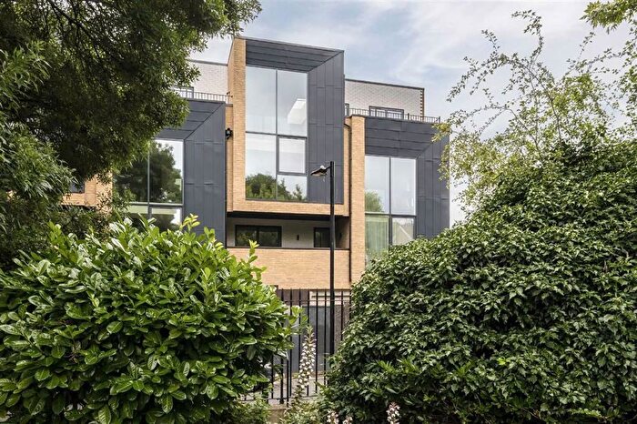 2 Bedroom Flat To Rent In Rotherhithe Street, London, SE16