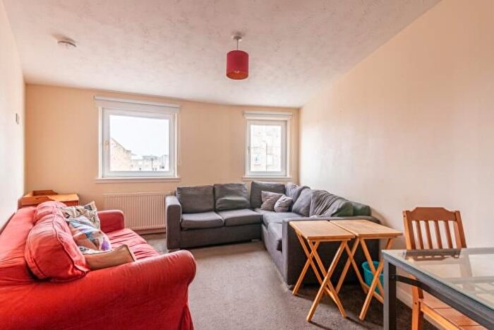 4 Bedroom Flat To Rent In East Crosscauseway, Edinburgh, EH8