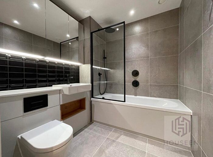 1 Bedroom Apartment To Rent In Hawksbury Heights -, S88