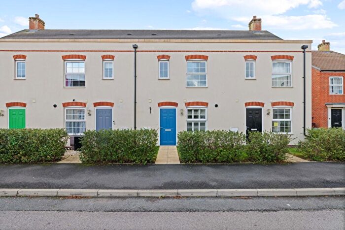 3 Bedroom Terraced House For Sale In Kiln Mews, Hambrook, PO18