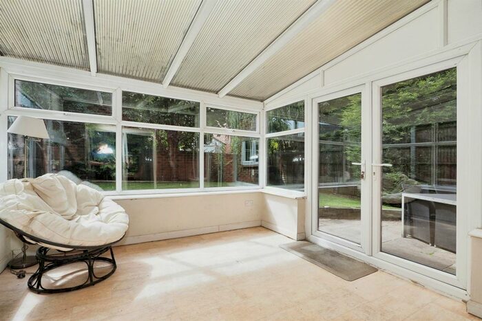 4 Bedroom Detached House For Sale In Lytham Close, Normanton, WF6