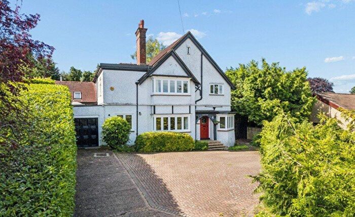 4 Bedroom Detached House For Sale In Eskdale Avenue, Chesham, Buckinghamshire, HP5