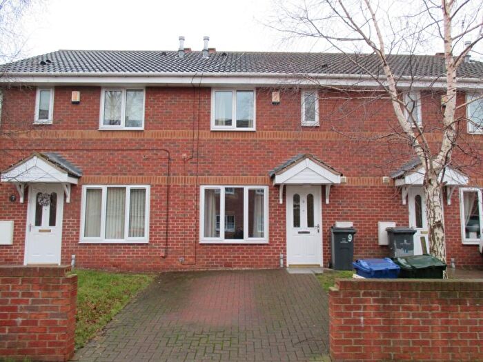 3 Bedroom Town House To Rent In Hope Street, Low Valley, S73