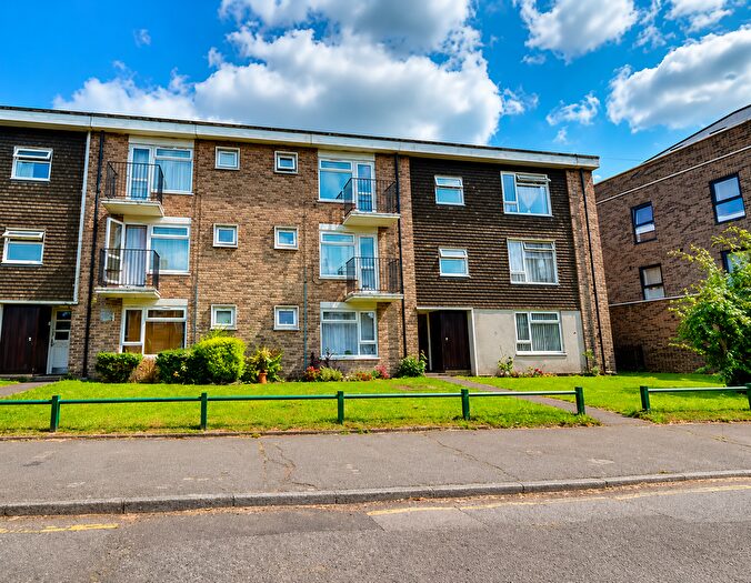 1 Bedroom Flat To Rent In Baker Street, Enfield, Middlesex, EN1