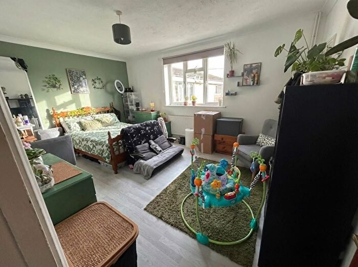 Barn Conversion To Rent In Winsor Close, Hayling Island, PO11