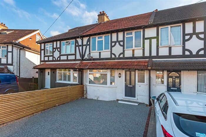 3 Bedroom Terraced House For Sale In Downlands Avenue, Worthing, BN14