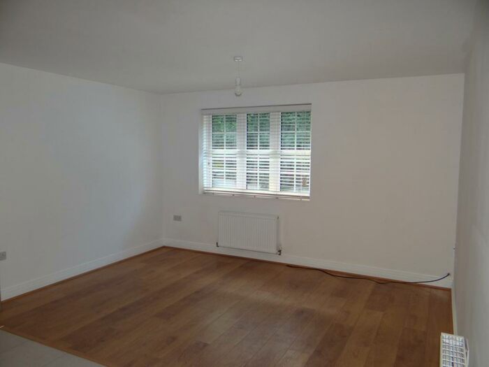 2 Bedroom Apartment To Rent In Brudenell Close, Amersham, Amersham, HP6