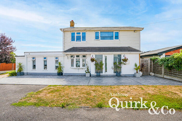 4 Bedroom Detached House For Sale In Westerland Avenue, Canvey Island, SS8