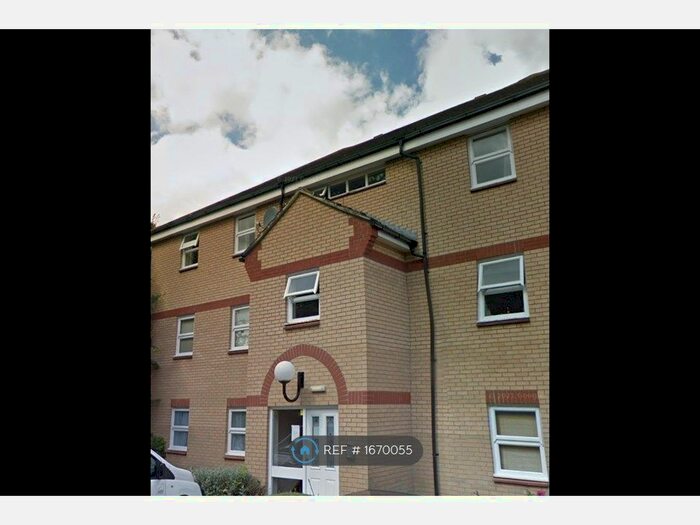 2 Bedroom Flat To Rent In Woodhead Drive, Cambridge, CB4