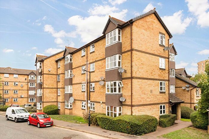 1 Bedroom Flat To Rent In Stubbs Drive, London, SE16