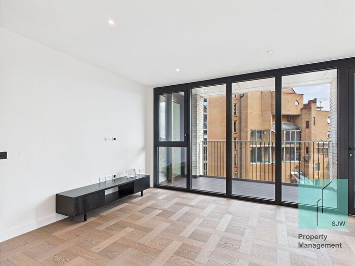 2 Bedroom Flat To Rent In Boxwood Gardens, London, E1W