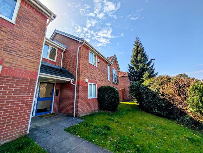 2 Bedroom Apartment To Rent In Greetland Drive, Manchester, M9