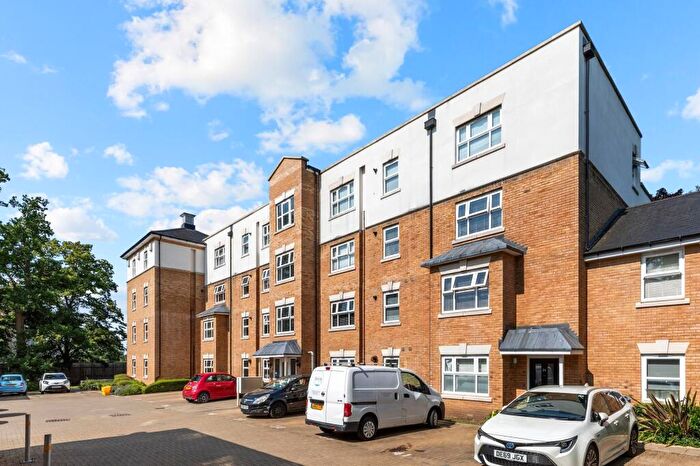 1 Bedroom Apartment For Sale In Timms Close, Horsham, RH12