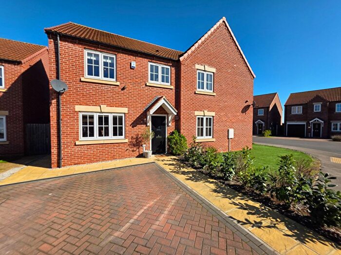 3 Bedroom Semi-Detached House For Sale In Archer Drive, Finningley, DN9