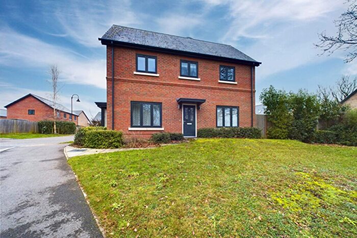 3 Bedroom End Of Terrace House To Rent In Harrison Grange, Bracknell, Berkshire, RG12