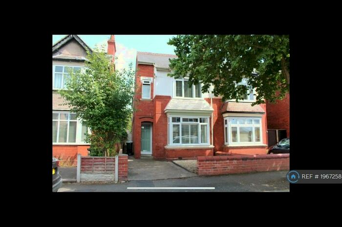 3 Bedroom Semi-Detached House To Rent In Cathcart Road, Stourbridge, DY8