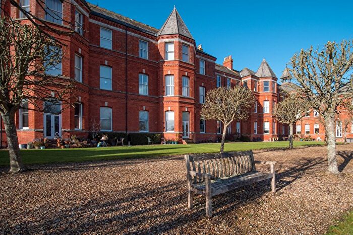 2 Bedroom Flat For Sale In Sherren Avenue, Charlton Down, Dorchester, DT2