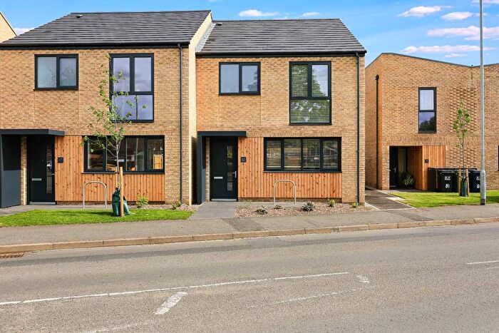 3 Bedroom Semi Detached House For Sale In Northfield Avenue, Cambridge, CB4