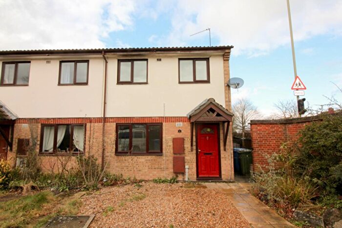 3 Bedroom Semi-Detached House To Rent In Highgrove, Farnborough, GU14