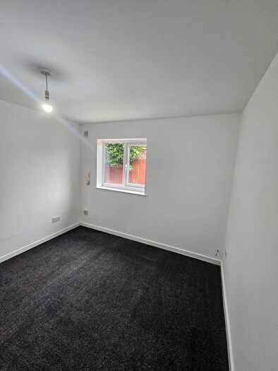 Studio To Rent In Foleshill Road, Flat, Coventry, CV6