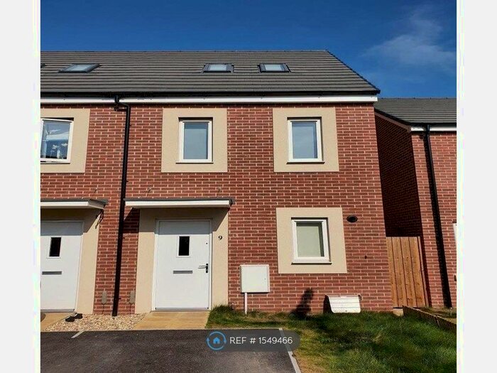 3 Bedroom Semi-Detached House To Rent In Pearl Close, Bridgwater, TA6