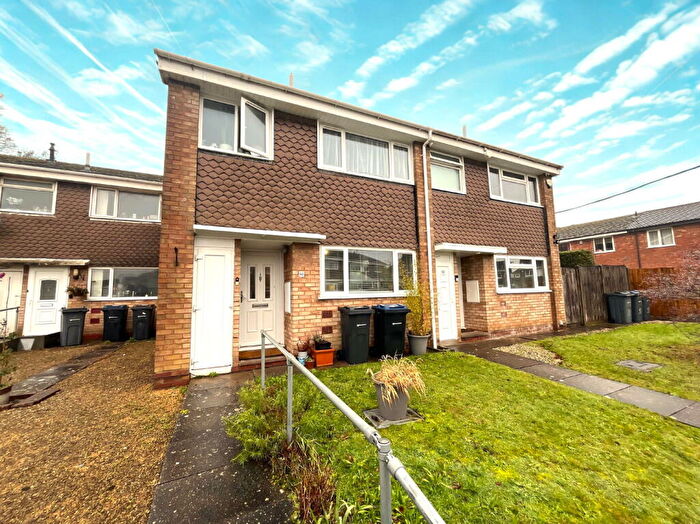 3 Bedroom End Of Terrace House For Sale In Winchester Gardens, Northfield, B31